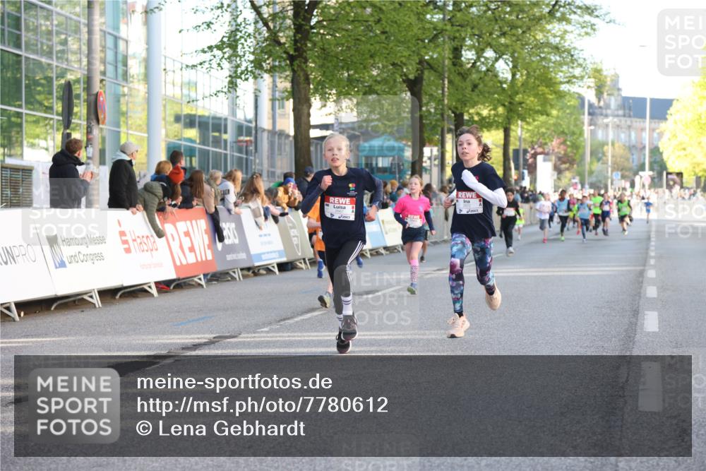 25.04.2025 - Das Zehntel Lena Gebhardt http://msf.ph/oto/7780612 26.04.2025 08:51:32 Ziel 1080, 1087, 1113, 1177, 1484, 1488, 1546, 1748, 1757, 1781, 1787, 1922, 1943, 2010, 2213, 2309, 2348, 2356, 2392, 2474, 2505, 2621, 2644, 2667, 2672, 2684, 2700, 2709, 2718, 2778, 2779, 2795, 2827, 2832, 2848, 2853, 2907, 2914, 2919, 2960, 2975, 3040, 3049, 3066, 3097, 3099, 3188, 3231, 3415, 3486, 3538, 3710, 3808, 3877 meine-sportfotos.de