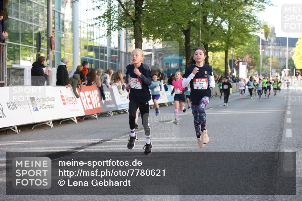 25.04.2025 - Das Zehntel Lena Gebhardt http://msf.ph/oto/7780621 26.04.2025 08:51:33 Ziel 1080, 1087, 1113, 1177, 1488, 1546, 1748, 1757, 1781, 1787, 1922, 1943, 2010, 2213, 2309, 2348, 2356, 2392, 2474, 2505, 2621, 2644, 2667, 2672, 2684, 2700, 2718, 2779, 2795, 2827, 2832, 2848, 2853, 2907, 2914, 2919, 2960, 2975, 3040, 3049, 3066, 3097, 3099, 3188, 3231, 3415, 3486, 3538, 3710, 3808, 3877 meine-sportfotos.de
