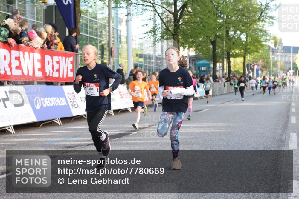 25.04.2025 - Das Zehntel Lena Gebhardt http://msf.ph/oto/7780669 26.04.2025 08:51:34 Ziel 1080, 1087, 1113, 1177, 1488, 1546, 1621, 1757, 1781, 1787, 1922, 1943, 2010, 2213, 2309, 2348, 2356, 2505, 2621, 2644, 2667, 2672, 2684, 2700, 2718, 2779, 2795, 2827, 2832, 2848, 2853, 2907, 2914, 2919, 2960, 2975, 3040, 3049, 3066, 3097, 3099, 3188, 3231, 3415, 3486, 3538, 3710, 3808, 3856, 3877 meine-sportfotos.de