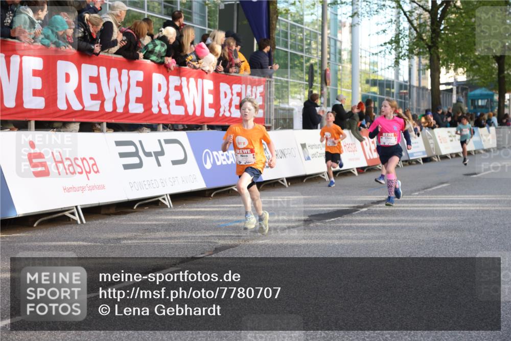 25.04.2025 - Das Zehntel Lena Gebhardt http://msf.ph/oto/7780707 26.04.2025 08:51:35 Ziel 1080, 1087, 1113, 1171, 1177, 1488, 1546, 1621, 1757, 1781, 1787, 1922, 1943, 2010, 2213, 2309, 2348, 2356, 2481, 2505, 2621, 2644, 2667, 2672, 2684, 2700, 2718, 2779, 2795, 2827, 2832, 2848, 2853, 2907, 2914, 2919, 2960, 2975, 3040, 3049, 3066, 3097, 3099, 3188, 3415, 3486, 3538, 3710, 3808, 3856, 3877 meine-sportfotos.de