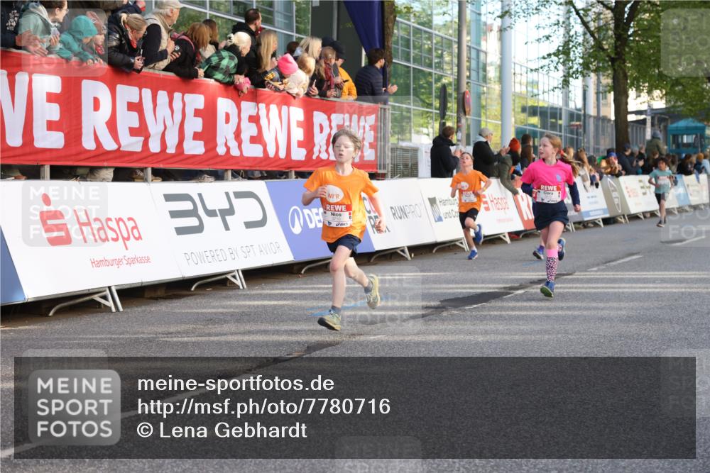 25.04.2025 - Das Zehntel Lena Gebhardt http://msf.ph/oto/7780716 26.04.2025 08:51:35 Ziel 1080, 1087, 1113, 1171, 1177, 1488, 1546, 1621, 1757, 1781, 1787, 1922, 1943, 2010, 2213, 2309, 2348, 2356, 2481, 2505, 2621, 2644, 2667, 2672, 2684, 2700, 2718, 2779, 2795, 2827, 2832, 2848, 2853, 2907, 2914, 2919, 2960, 2975, 3040, 3049, 3066, 3097, 3099, 3188, 3415, 3486, 3538, 3710, 3808, 3856, 3877 meine-sportfotos.de