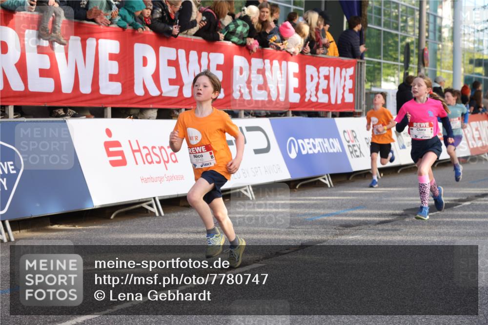 25.04.2025 - Das Zehntel Lena Gebhardt http://msf.ph/oto/7780747 26.04.2025 08:51:36 Ziel 1080, 1113, 1171, 1177, 1488, 1546, 1621, 1757, 1781, 1787, 1922, 1943, 2010, 2213, 2309, 2348, 2356, 2481, 2505, 2621, 2644, 2667, 2672, 2684, 2700, 2779, 2795, 2832, 2848, 2853, 2907, 2914, 2919, 2960, 2975, 3040, 3049, 3066, 3097, 3099, 3188, 3415, 3486, 3538, 3710, 3808, 3856, 3873, 3877 meine-sportfotos.de