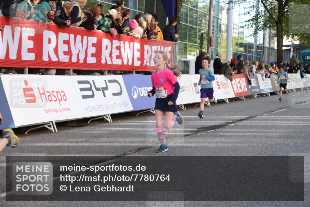 25.04.2025 - Das Zehntel Lena Gebhardt http://msf.ph/oto/7780764 26.04.2025 08:51:36 Ziel 1080, 1113, 1171, 1177, 1488, 1546, 1621, 1757, 1781, 1787, 1922, 1943, 2010, 2213, 2309, 2348, 2356, 2481, 2505, 2621, 2644, 2667, 2672, 2684, 2700, 2779, 2795, 2832, 2848, 2853, 2907, 2914, 2919, 2960, 2975, 3040, 3049, 3066, 3097, 3099, 3188, 3415, 3486, 3538, 3710, 3808, 3856, 3873, 3877 meine-sportfotos.de