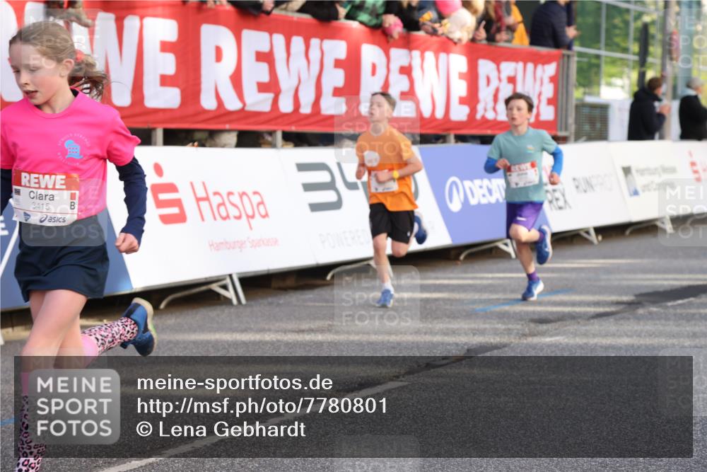 25.04.2025 - Das Zehntel Lena Gebhardt http://msf.ph/oto/7780801 26.04.2025 08:51:37 Ziel 1112, 1113, 1171, 1177, 1488, 1546, 1621, 1757, 1781, 1787, 1922, 1943, 2010, 2213, 2309, 2348, 2481, 2505, 2621, 2644, 2667, 2672, 2684, 2700, 2779, 2795, 2848, 2853, 2907, 2914, 2919, 2960, 2975, 3040, 3049, 3066, 3097, 3099, 3188, 3415, 3486, 3538, 3710, 3808, 3856, 3873, 3877 meine-sportfotos.de
