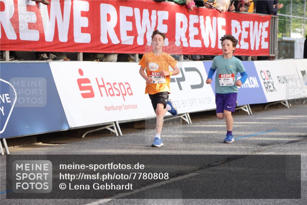 25.04.2025 - Das Zehntel Lena Gebhardt http://msf.ph/oto/7780808 26.04.2025 08:51:37 Ziel 1112, 1113, 1171, 1177, 1488, 1546, 1621, 1757, 1781, 1787, 1922, 1943, 2010, 2213, 2309, 2348, 2481, 2505, 2621, 2644, 2667, 2672, 2684, 2700, 2779, 2795, 2848, 2853, 2907, 2914, 2919, 2960, 2975, 3040, 3049, 3066, 3097, 3099, 3188, 3415, 3486, 3538, 3710, 3808, 3856, 3873, 3877 meine-sportfotos.de