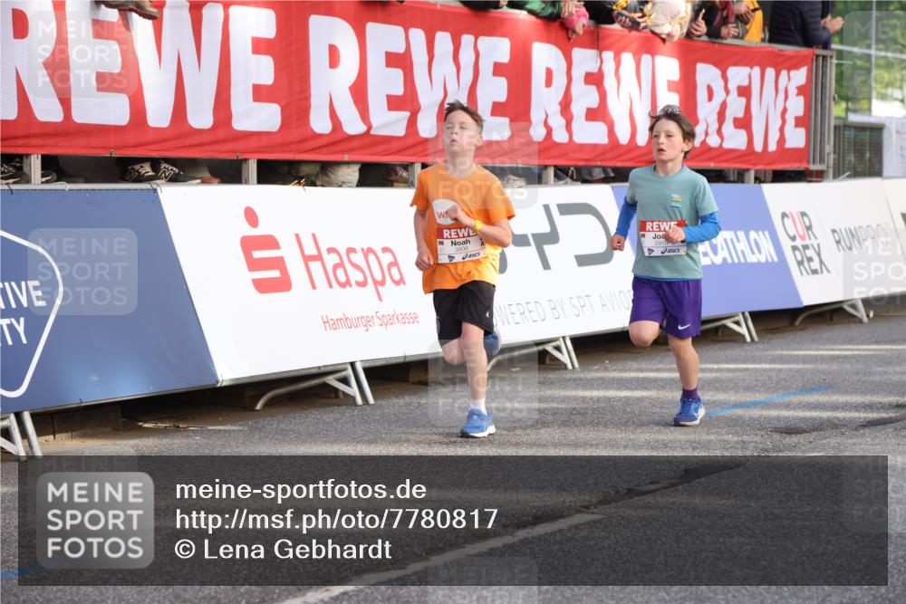 25.04.2025 - Das Zehntel Lena Gebhardt http://msf.ph/oto/7780817 26.04.2025 08:51:37 Ziel 1112, 1113, 1171, 1177, 1488, 1546, 1621, 1757, 1781, 1787, 1922, 1943, 2010, 2213, 2309, 2348, 2481, 2505, 2621, 2644, 2667, 2672, 2684, 2700, 2779, 2795, 2848, 2853, 2907, 2914, 2919, 2960, 2975, 3040, 3049, 3066, 3097, 3099, 3188, 3415, 3486, 3538, 3710, 3808, 3856, 3873, 3877 meine-sportfotos.de