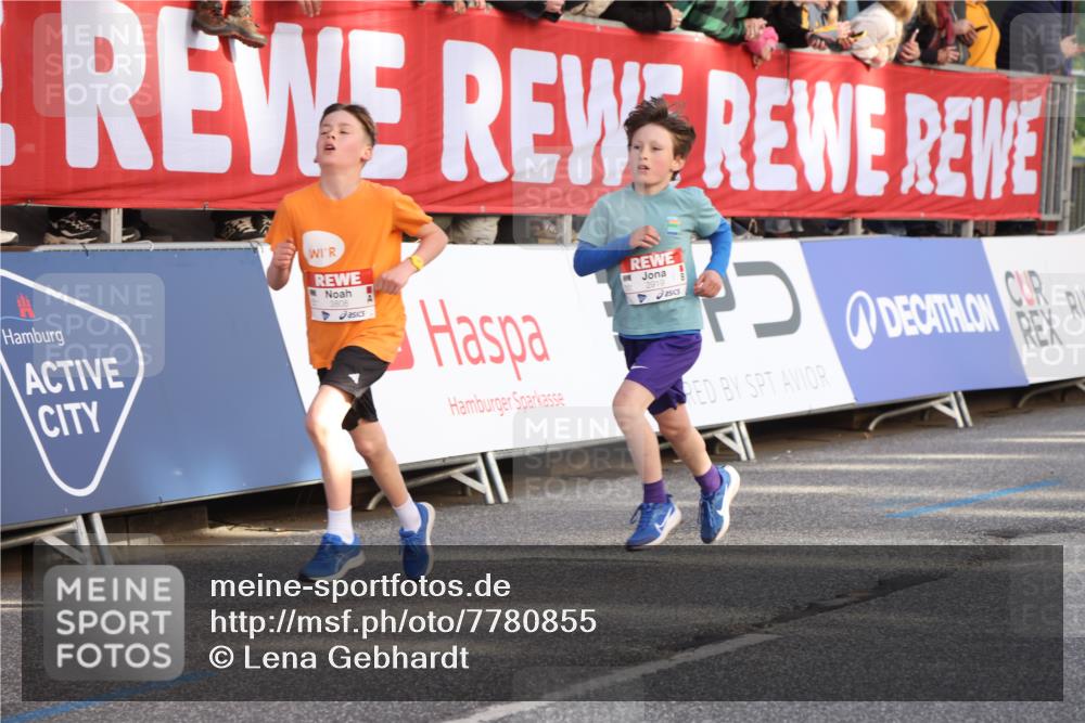 25.04.2025 - Das Zehntel Lena Gebhardt http://msf.ph/oto/7780855 26.04.2025 08:51:38 Ziel 1112, 1113, 1171, 1177, 1488, 1546, 1621, 1757, 1781, 1787, 1922, 1943, 2010, 2213, 2309, 2348, 2481, 2505, 2621, 2644, 2667, 2672, 2684, 2700, 2779, 2795, 2848, 2853, 2907, 2914, 2919, 2960, 2975, 3049, 3066, 3097, 3099, 3188, 3415, 3486, 3538, 3710, 3808, 3856, 3873, 3877 meine-sportfotos.de