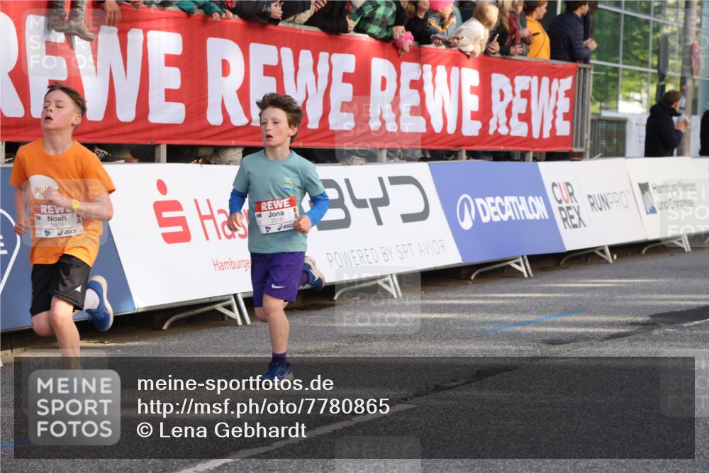 25.04.2025 - Das Zehntel Lena Gebhardt http://msf.ph/oto/7780865 26.04.2025 08:51:38 Ziel 1112, 1113, 1171, 1177, 1488, 1546, 1621, 1757, 1781, 1787, 1922, 1943, 2010, 2213, 2309, 2348, 2481, 2505, 2621, 2644, 2667, 2672, 2684, 2700, 2779, 2795, 2848, 2853, 2907, 2914, 2919, 2960, 2975, 3049, 3066, 3097, 3099, 3188, 3415, 3486, 3538, 3710, 3808, 3856, 3873, 3877 meine-sportfotos.de