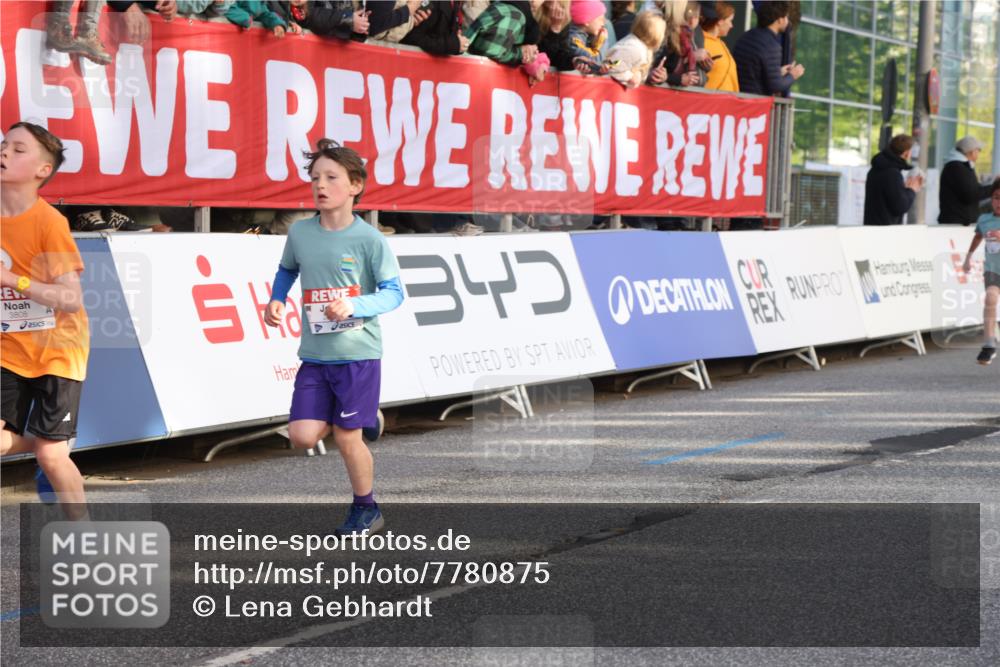 25.04.2025 - Das Zehntel Lena Gebhardt http://msf.ph/oto/7780875 26.04.2025 08:51:38 Ziel 1112, 1113, 1171, 1177, 1488, 1546, 1621, 1757, 1781, 1787, 1922, 1943, 2010, 2213, 2309, 2348, 2481, 2505, 2621, 2644, 2667, 2672, 2684, 2700, 2779, 2795, 2848, 2853, 2907, 2914, 2919, 2960, 2975, 3049, 3066, 3097, 3099, 3188, 3415, 3486, 3538, 3710, 3808, 3856, 3873, 3877 meine-sportfotos.de