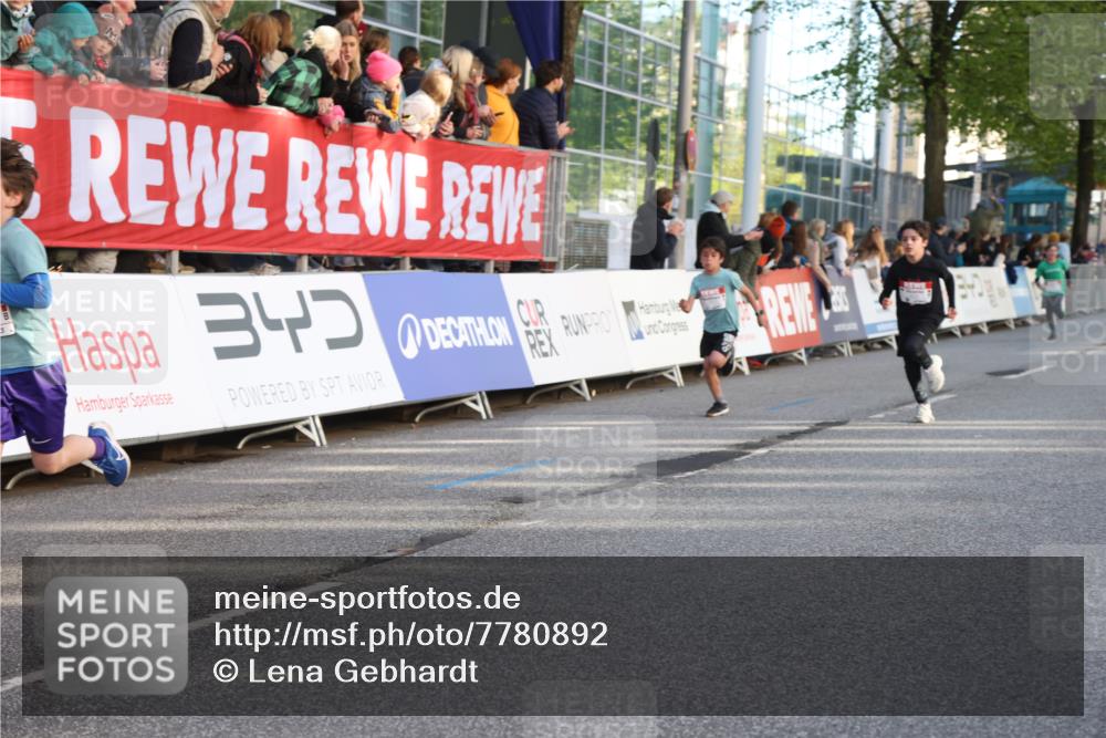 25.04.2025 - Das Zehntel Lena Gebhardt http://msf.ph/oto/7780892 26.04.2025 08:51:38 Ziel 1112, 1113, 1171, 1177, 1488, 1546, 1621, 1757, 1781, 1787, 1922, 1943, 2010, 2213, 2309, 2348, 2481, 2505, 2621, 2644, 2667, 2672, 2684, 2700, 2779, 2795, 2848, 2853, 2907, 2914, 2919, 2960, 2975, 3049, 3066, 3097, 3099, 3188, 3415, 3486, 3538, 3710, 3808, 3856, 3873, 3877 meine-sportfotos.de