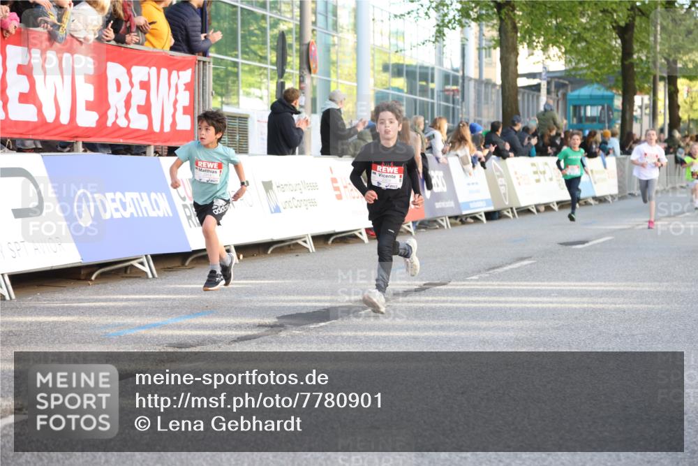 25.04.2025 - Das Zehntel Lena Gebhardt http://msf.ph/oto/7780901 26.04.2025 08:51:39 Ziel 1112, 1113, 1171, 1177, 1488, 1546, 1621, 1757, 1781, 1787, 1922, 1943, 2010, 2213, 2309, 2348, 2481, 2505, 2621, 2644, 2667, 2672, 2684, 2700, 2779, 2795, 2848, 2853, 2907, 2914, 2919, 2960, 2975, 3049, 3066, 3097, 3099, 3188, 3415, 3486, 3538, 3710, 3808, 3856, 3873, 3877 meine-sportfotos.de