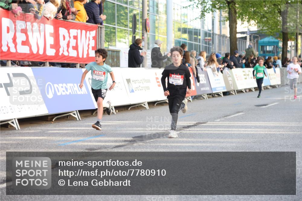 25.04.2025 - Das Zehntel Lena Gebhardt http://msf.ph/oto/7780910 26.04.2025 08:51:39 Ziel 1112, 1113, 1171, 1177, 1488, 1546, 1621, 1757, 1781, 1787, 1922, 1943, 2010, 2213, 2309, 2348, 2481, 2505, 2621, 2644, 2667, 2672, 2684, 2700, 2779, 2795, 2848, 2853, 2907, 2914, 2919, 2960, 2975, 3049, 3066, 3097, 3099, 3188, 3415, 3486, 3538, 3710, 3808, 3856, 3873, 3877 meine-sportfotos.de