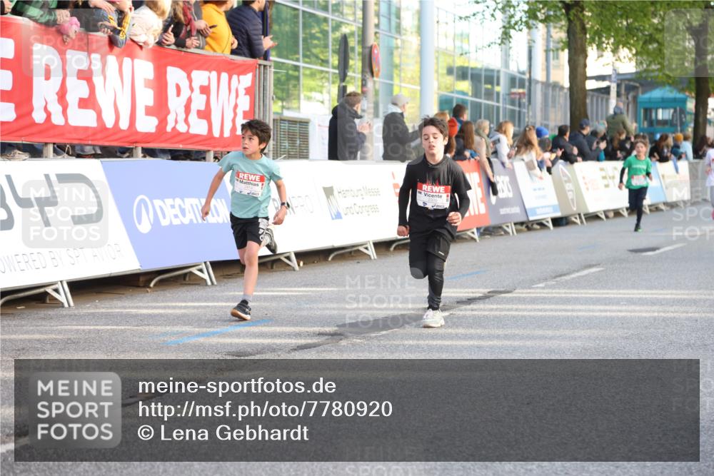 25.04.2025 - Das Zehntel Lena Gebhardt http://msf.ph/oto/7780920 26.04.2025 08:51:39 Ziel 1112, 1113, 1171, 1177, 1488, 1546, 1621, 1757, 1781, 1787, 1922, 1943, 2010, 2213, 2309, 2348, 2481, 2505, 2621, 2644, 2667, 2672, 2684, 2700, 2779, 2795, 2848, 2853, 2907, 2914, 2919, 2960, 2975, 3049, 3066, 3097, 3099, 3188, 3415, 3486, 3538, 3710, 3808, 3856, 3873, 3877 meine-sportfotos.de