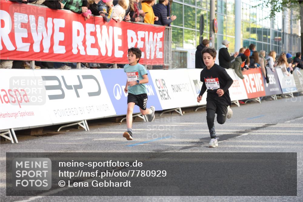 25.04.2025 - Das Zehntel Lena Gebhardt http://msf.ph/oto/7780929 26.04.2025 08:51:39 Ziel 1112, 1113, 1171, 1177, 1488, 1546, 1621, 1757, 1781, 1787, 1922, 1943, 2010, 2213, 2309, 2348, 2481, 2505, 2621, 2644, 2667, 2672, 2684, 2700, 2779, 2795, 2848, 2853, 2907, 2914, 2919, 2960, 2975, 3049, 3066, 3097, 3099, 3188, 3415, 3486, 3538, 3710, 3808, 3856, 3873, 3877 meine-sportfotos.de