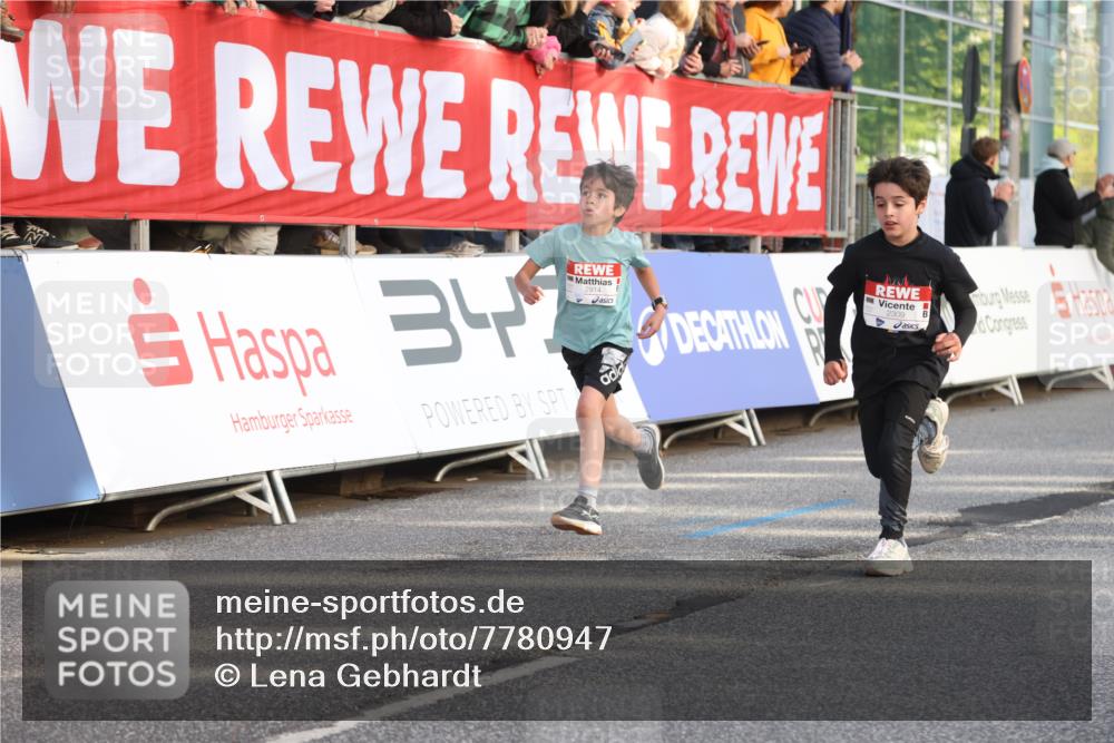 25.04.2025 - Das Zehntel Lena Gebhardt http://msf.ph/oto/7780947 26.04.2025 08:51:40 Ziel 1112, 1113, 1171, 1177, 1488, 1546, 1621, 1757, 1781, 1787, 1922, 1943, 2010, 2213, 2309, 2348, 2481, 2505, 2621, 2644, 2667, 2672, 2684, 2700, 2779, 2795, 2848, 2853, 2907, 2914, 2919, 2960, 2975, 3049, 3066, 3097, 3099, 3188, 3415, 3486, 3538, 3710, 3808, 3856, 3873, 3877 meine-sportfotos.de