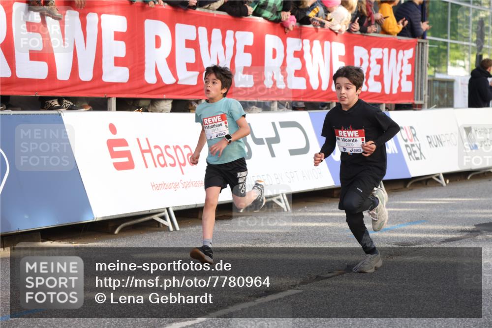 25.04.2025 - Das Zehntel Lena Gebhardt http://msf.ph/oto/7780964 26.04.2025 08:51:40 Ziel 1112, 1113, 1171, 1177, 1488, 1546, 1621, 1757, 1781, 1787, 1922, 1943, 2010, 2213, 2309, 2348, 2481, 2505, 2621, 2644, 2667, 2672, 2684, 2700, 2779, 2795, 2848, 2853, 2907, 2914, 2919, 2960, 2975, 3049, 3066, 3097, 3099, 3188, 3415, 3486, 3538, 3710, 3808, 3856, 3873, 3877 meine-sportfotos.de