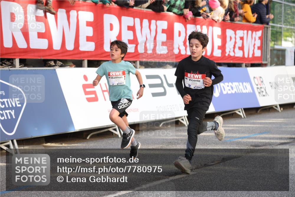 25.04.2025 - Das Zehntel Lena Gebhardt http://msf.ph/oto/7780975 26.04.2025 08:51:40 Ziel 1112, 1113, 1171, 1177, 1488, 1546, 1621, 1757, 1781, 1787, 1922, 1943, 2010, 2213, 2309, 2348, 2481, 2505, 2621, 2644, 2667, 2672, 2684, 2700, 2779, 2795, 2848, 2853, 2907, 2914, 2919, 2960, 2975, 3049, 3066, 3097, 3099, 3188, 3415, 3486, 3538, 3710, 3808, 3856, 3873, 3877 meine-sportfotos.de