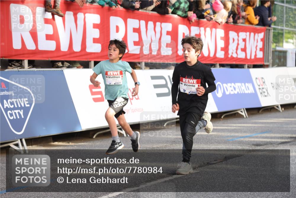 25.04.2025 - Das Zehntel Lena Gebhardt http://msf.ph/oto/7780984 26.04.2025 08:51:40 Ziel 1112, 1113, 1171, 1177, 1488, 1546, 1621, 1757, 1781, 1787, 1922, 1943, 2010, 2213, 2309, 2348, 2481, 2505, 2621, 2644, 2667, 2672, 2684, 2700, 2779, 2795, 2848, 2853, 2907, 2914, 2919, 2960, 2975, 3049, 3066, 3097, 3099, 3188, 3415, 3486, 3538, 3710, 3808, 3856, 3873, 3877 meine-sportfotos.de