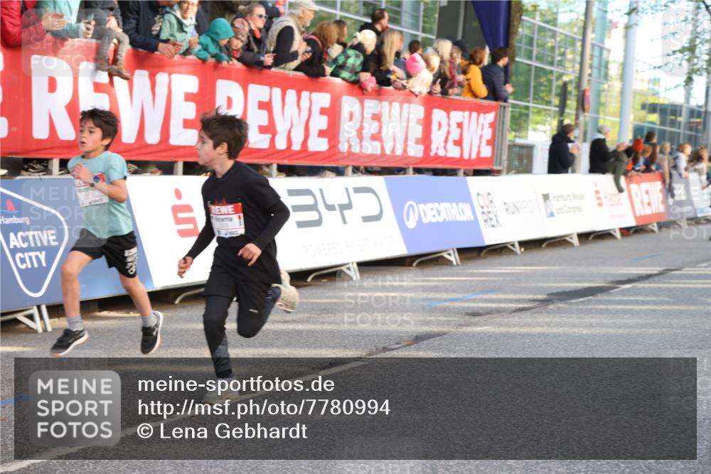 25.04.2025 - Das Zehntel Lena Gebhardt http://msf.ph/oto/7780994 26.04.2025 08:51:41 Ziel 1112, 1113, 1171, 1177, 1488, 1546, 1621, 1757, 1781, 1787, 1922, 1943, 2010, 2213, 2309, 2348, 2481, 2505, 2621, 2644, 2667, 2672, 2684, 2700, 2779, 2848, 2853, 2907, 2914, 2919, 2960, 2975, 3049, 3066, 3097, 3099, 3188, 3415, 3486, 3538, 3710, 3720, 3808, 3856, 3873, 3877 meine-sportfotos.de