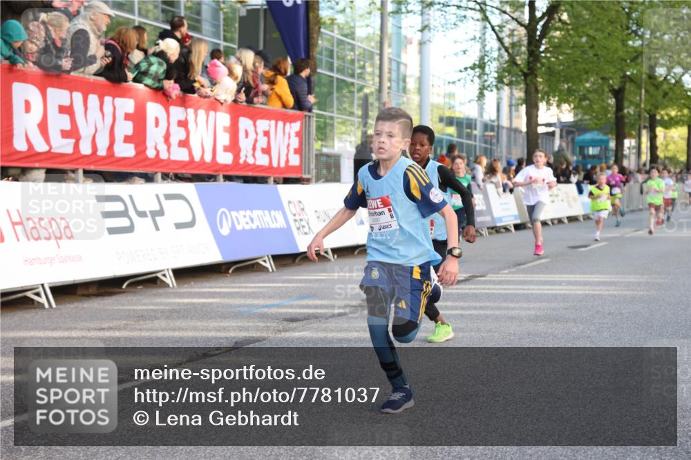 25.04.2025 - Das Zehntel Lena Gebhardt http://msf.ph/oto/7781037 26.04.2025 08:51:41 Ziel 1112, 1113, 1171, 1177, 1488, 1546, 1621, 1757, 1781, 1787, 1922, 1943, 2010, 2213, 2309, 2348, 2481, 2505, 2621, 2644, 2667, 2672, 2684, 2700, 2779, 2848, 2853, 2907, 2914, 2919, 2960, 2975, 3049, 3066, 3097, 3099, 3188, 3415, 3486, 3538, 3710, 3720, 3808, 3856, 3873, 3877 meine-sportfotos.de