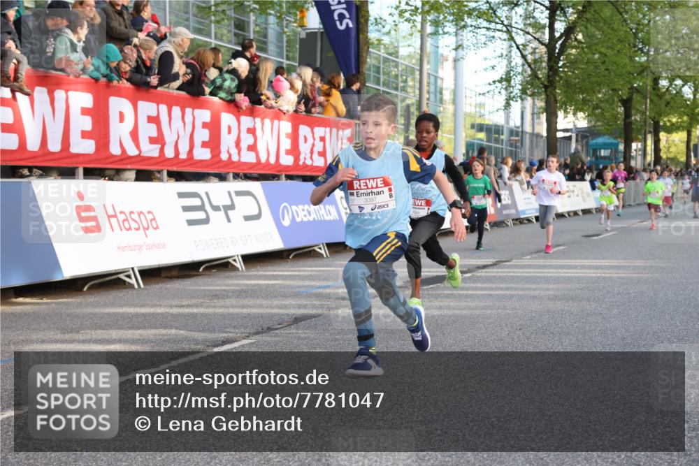25.04.2025 - Das Zehntel Lena Gebhardt http://msf.ph/oto/7781047 26.04.2025 08:51:42 Ziel 1112, 1113, 1171, 1177, 1488, 1546, 1621, 1757, 1781, 1787, 1922, 1943, 2010, 2213, 2309, 2348, 2481, 2505, 2621, 2644, 2667, 2672, 2684, 2700, 2779, 2848, 2853, 2907, 2914, 2919, 2960, 2975, 3049, 3066, 3097, 3099, 3188, 3415, 3486, 3538, 3710, 3720, 3808, 3856, 3873, 3877 meine-sportfotos.de