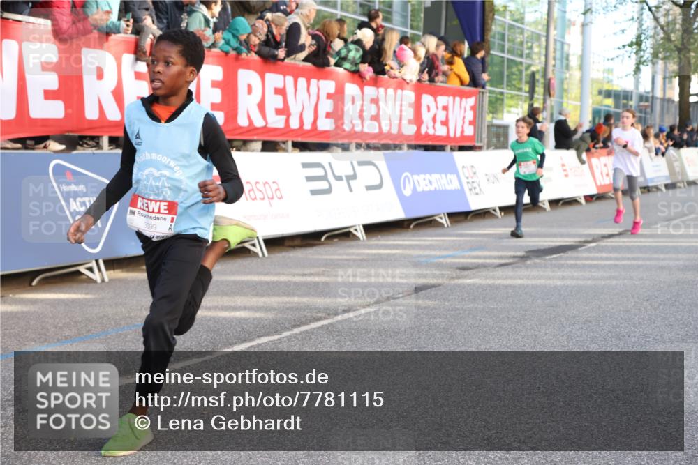 25.04.2025 - Das Zehntel Lena Gebhardt http://msf.ph/oto/7781115 26.04.2025 08:51:42 Ziel 1112, 1113, 1171, 1177, 1488, 1546, 1621, 1757, 1781, 1787, 1922, 1943, 2010, 2213, 2309, 2348, 2481, 2505, 2621, 2644, 2667, 2672, 2684, 2700, 2779, 2848, 2853, 2907, 2914, 2919, 2960, 2975, 3049, 3066, 3097, 3099, 3188, 3415, 3486, 3538, 3710, 3720, 3808, 3856, 3873, 3877 meine-sportfotos.de