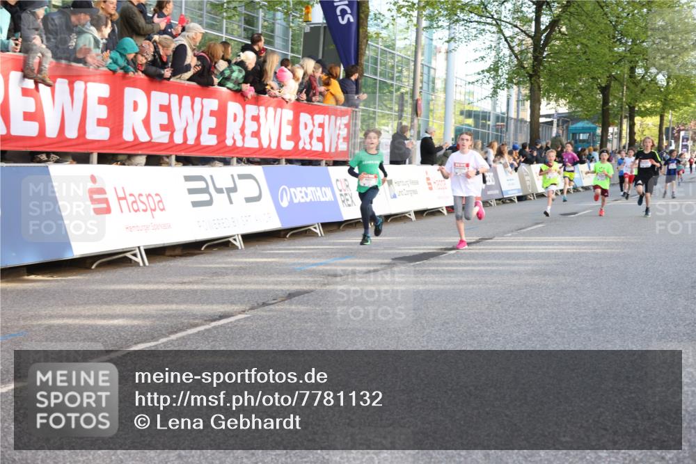 25.04.2025 - Das Zehntel Lena Gebhardt http://msf.ph/oto/7781132 26.04.2025 08:51:43 Ziel 1112, 1113, 1171, 1177, 1488, 1546, 1621, 1757, 1781, 1788, 1922, 1943, 2010, 2213, 2309, 2348, 2481, 2505, 2621, 2644, 2667, 2672, 2684, 2700, 2779, 2848, 2853, 2907, 2914, 2919, 2960, 2975, 3049, 3066, 3097, 3099, 3188, 3415, 3486, 3538, 3710, 3720, 3808, 3856, 3873, 3877 meine-sportfotos.de