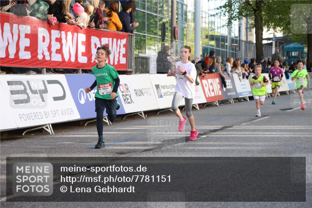25.04.2025 - Das Zehntel Lena Gebhardt http://msf.ph/oto/7781151 26.04.2025 08:51:43 Ziel 1112, 1113, 1171, 1177, 1488, 1546, 1621, 1757, 1781, 1788, 1922, 1943, 2010, 2213, 2309, 2348, 2481, 2505, 2621, 2644, 2667, 2672, 2684, 2700, 2779, 2848, 2853, 2907, 2914, 2919, 2960, 2975, 3049, 3066, 3097, 3099, 3188, 3415, 3486, 3538, 3710, 3720, 3808, 3856, 3873, 3877 meine-sportfotos.de