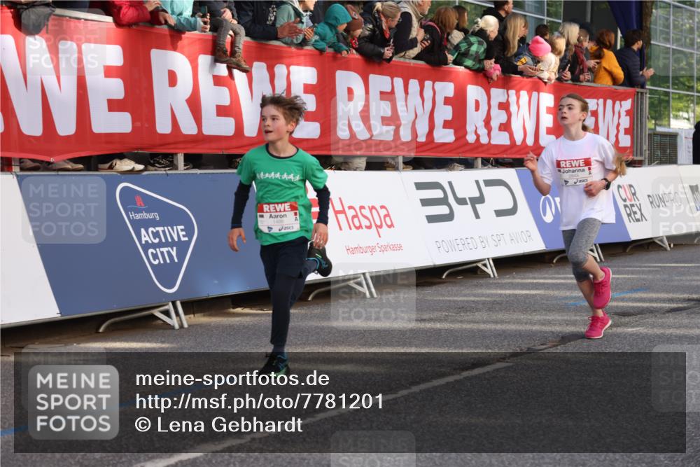 25.04.2025 - Das Zehntel Lena Gebhardt http://msf.ph/oto/7781201 26.04.2025 08:51:44 Ziel 1112, 1113, 1171, 1177, 1488, 1546, 1621, 1757, 1788, 1922, 1943, 2010, 2213, 2309, 2348, 2481, 2505, 2621, 2644, 2684, 2700, 2779, 2848, 2853, 2907, 2914, 2919, 2960, 2975, 3049, 3066, 3097, 3099, 3188, 3415, 3486, 3538, 3720, 3808, 3856, 3873, 3877 meine-sportfotos.de