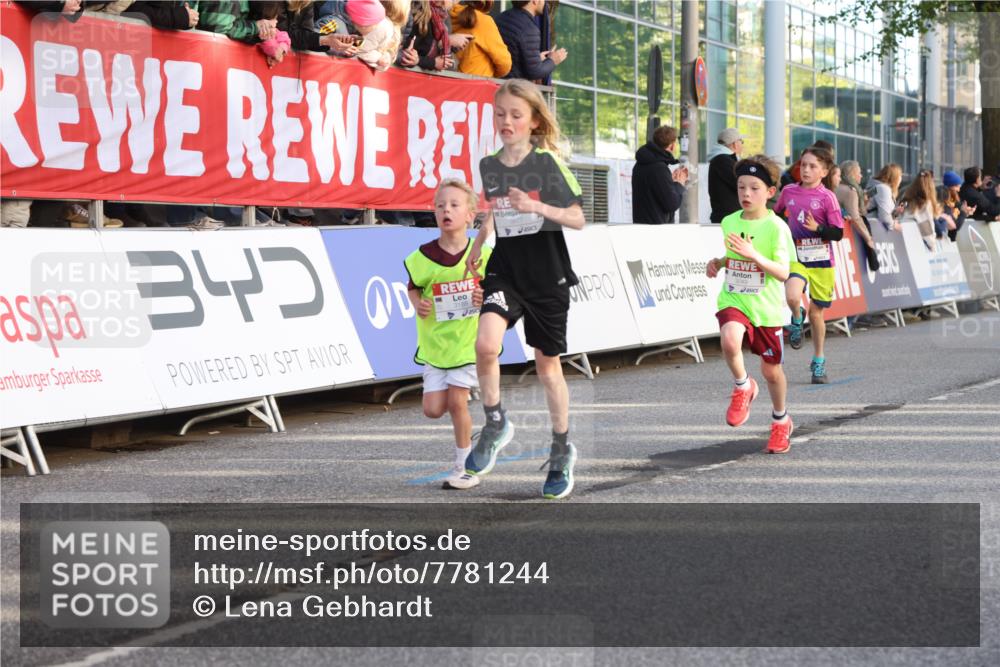 25.04.2025 - Das Zehntel Lena Gebhardt http://msf.ph/oto/7781244 26.04.2025 08:51:45 Ziel 1112, 1113, 1171, 1177, 1488, 1546, 1621, 1757, 1788, 1922, 1943, 2010, 2213, 2309, 2348, 2481, 2505, 2621, 2644, 2684, 2700, 2779, 2848, 2853, 2907, 2914, 2919, 2960, 2975, 3049, 3066, 3097, 3099, 3188, 3415, 3486, 3538, 3720, 3808, 3856, 3873, 3877 meine-sportfotos.de