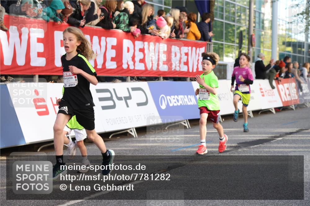 25.04.2025 - Das Zehntel Lena Gebhardt http://msf.ph/oto/7781282 26.04.2025 08:51:46 Ziel 1112, 1113, 1171, 1177, 1488, 1546, 1621, 1757, 1788, 1943, 2010, 2213, 2309, 2348, 2481, 2505, 2621, 2644, 2684, 2700, 2779, 2848, 2853, 2907, 2914, 2919, 2960, 2975, 3049, 3066, 3097, 3099, 3188, 3404, 3415, 3486, 3538, 3720, 3808, 3856, 3873, 3877 meine-sportfotos.de