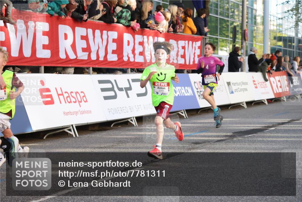 25.04.2025 - Das Zehntel Lena Gebhardt http://msf.ph/oto/7781311 26.04.2025 08:51:46 Ziel 1112, 1113, 1171, 1177, 1488, 1546, 1621, 1757, 1788, 1943, 2010, 2213, 2309, 2348, 2481, 2505, 2621, 2644, 2684, 2700, 2779, 2848, 2853, 2907, 2914, 2919, 2960, 2975, 3049, 3066, 3097, 3099, 3188, 3404, 3415, 3486, 3538, 3720, 3808, 3856, 3873, 3877 meine-sportfotos.de