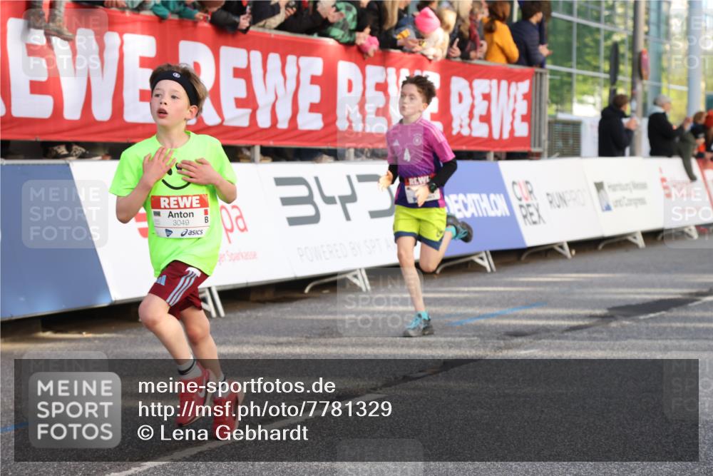 25.04.2025 - Das Zehntel Lena Gebhardt http://msf.ph/oto/7781329 26.04.2025 08:51:47 Ziel 1112, 1113, 1171, 1177, 1232, 1488, 1546, 1621, 1757, 1788, 1943, 2010, 2213, 2309, 2348, 2481, 2505, 2621, 2644, 2684, 2700, 2779, 2848, 2853, 2907, 2914, 2919, 2960, 2975, 3049, 3066, 3097, 3099, 3188, 3404, 3415, 3486, 3538, 3720, 3808, 3856, 3873, 3877 meine-sportfotos.de