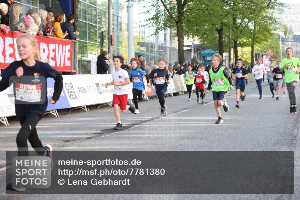 25.04.2025 - Das Zehntel Lena Gebhardt http://msf.ph/oto/7781380 26.04.2025 08:51:48 Ziel 1112, 1113, 1171, 1177, 1232, 1488, 1546, 1621, 1757, 1788, 1943, 2010, 2213, 2309, 2348, 2481, 2505, 2621, 2644, 2684, 2700, 2779, 2848, 2853, 2907, 2914, 2919, 2960, 2975, 3049, 3066, 3097, 3099, 3188, 3404, 3415, 3450, 3486, 3538, 3720, 3856, 3873, 3877 meine-sportfotos.de