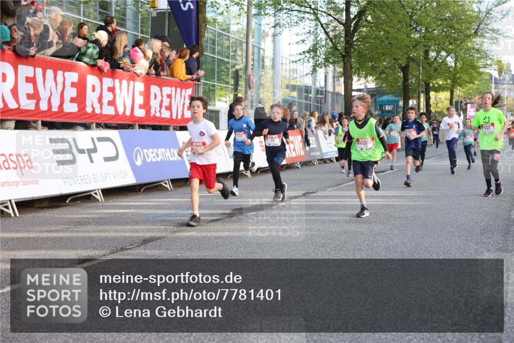 25.04.2025 - Das Zehntel Lena Gebhardt http://msf.ph/oto/7781401 26.04.2025 08:51:48 Ziel 1112, 1113, 1171, 1177, 1232, 1488, 1546, 1621, 1757, 1788, 1943, 2010, 2213, 2309, 2348, 2481, 2505, 2621, 2644, 2684, 2700, 2779, 2848, 2853, 2907, 2914, 2919, 2960, 2975, 3049, 3066, 3097, 3099, 3188, 3404, 3415, 3450, 3486, 3538, 3720, 3856, 3873, 3877 meine-sportfotos.de