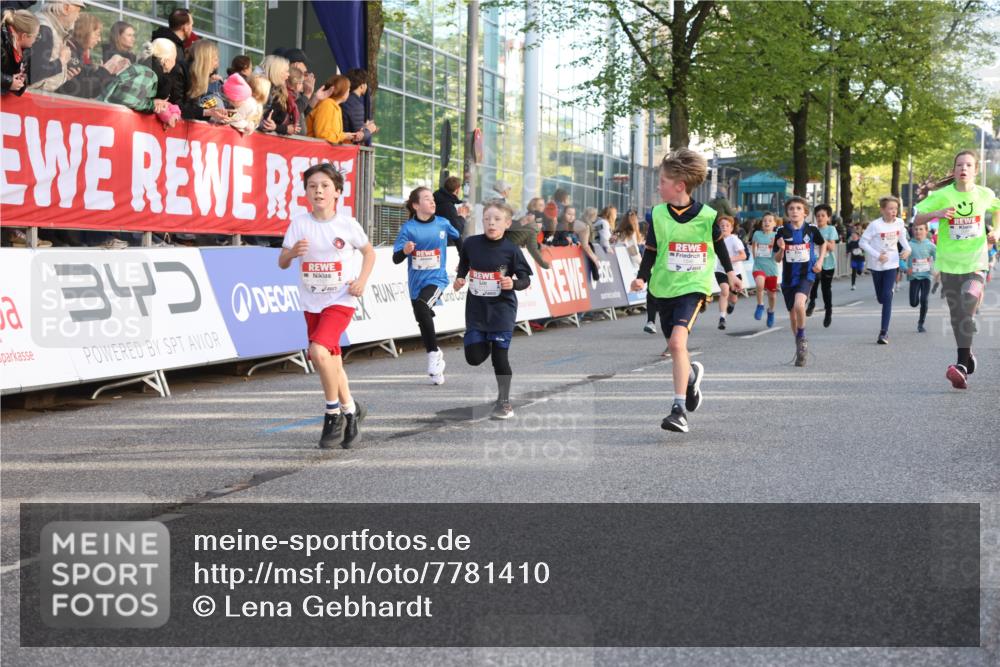 25.04.2025 - Das Zehntel Lena Gebhardt http://msf.ph/oto/7781410 26.04.2025 08:51:49 Ziel 1112, 1113, 1171, 1177, 1232, 1488, 1546, 1621, 1654, 1757, 1788, 1943, 2010, 2213, 2309, 2348, 2481, 2505, 2621, 2644, 2684, 2700, 2779, 2848, 2853, 2907, 2914, 2919, 2960, 2975, 3049, 3066, 3097, 3099, 3188, 3404, 3415, 3450, 3486, 3538, 3720, 3856, 3873, 3877 meine-sportfotos.de