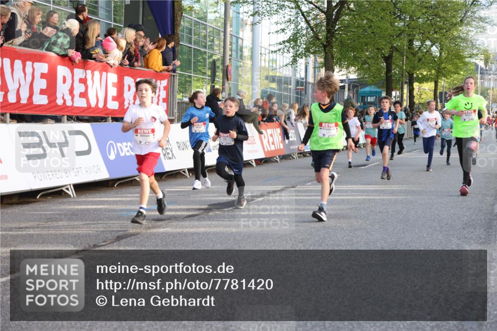 25.04.2025 - Das Zehntel Lena Gebhardt http://msf.ph/oto/7781420 26.04.2025 08:51:49 Ziel 1112, 1113, 1171, 1177, 1232, 1488, 1546, 1621, 1654, 1757, 1788, 1943, 2010, 2213, 2309, 2348, 2481, 2505, 2621, 2644, 2684, 2700, 2779, 2848, 2853, 2907, 2914, 2919, 2960, 2975, 3049, 3066, 3097, 3099, 3188, 3404, 3415, 3450, 3486, 3538, 3720, 3856, 3873, 3877 meine-sportfotos.de