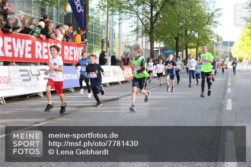 25.04.2025 - Das Zehntel Lena Gebhardt http://msf.ph/oto/7781430 26.04.2025 08:51:49 Ziel 1112, 1113, 1171, 1177, 1232, 1488, 1546, 1621, 1654, 1757, 1788, 1943, 2010, 2213, 2309, 2348, 2481, 2505, 2621, 2644, 2684, 2700, 2779, 2848, 2853, 2907, 2914, 2919, 2960, 2975, 3049, 3066, 3097, 3099, 3188, 3404, 3415, 3450, 3486, 3538, 3720, 3856, 3873, 3877 meine-sportfotos.de
