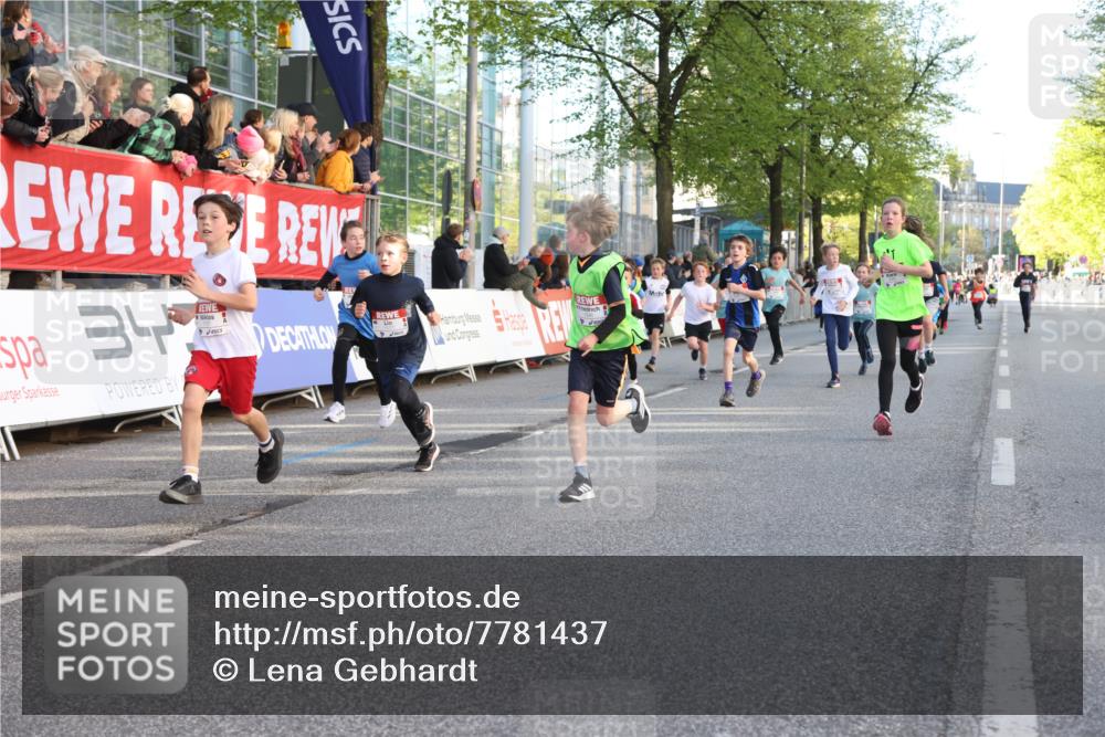 25.04.2025 - Das Zehntel Lena Gebhardt http://msf.ph/oto/7781437 26.04.2025 08:51:49 Ziel 1112, 1113, 1171, 1177, 1232, 1488, 1546, 1621, 1654, 1757, 1788, 1943, 2010, 2213, 2309, 2348, 2481, 2505, 2621, 2644, 2684, 2700, 2779, 2848, 2853, 2907, 2914, 2919, 2960, 2975, 3049, 3066, 3097, 3099, 3188, 3404, 3415, 3450, 3486, 3538, 3720, 3856, 3873, 3877 meine-sportfotos.de