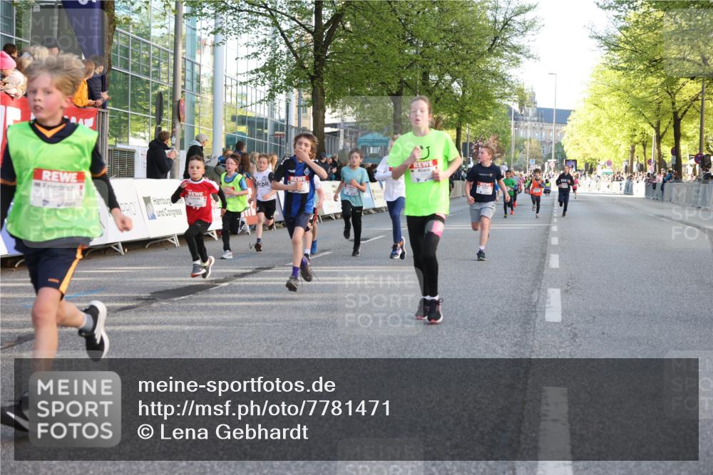 25.04.2025 - Das Zehntel Lena Gebhardt http://msf.ph/oto/7781471 26.04.2025 08:51:50 Ziel 1112, 1113, 1171, 1177, 1208, 1232, 1488, 1546, 1621, 1654, 1757, 1788, 1939, 1943, 2010, 2015, 2213, 2309, 2348, 2481, 2505, 2621, 2644, 2684, 2700, 2779, 2848, 2853, 2907, 2914, 2960, 2975, 3049, 3066, 3099, 3188, 3404, 3415, 3450, 3486, 3538, 3595, 3720, 3856, 3873, 3877 meine-sportfotos.de