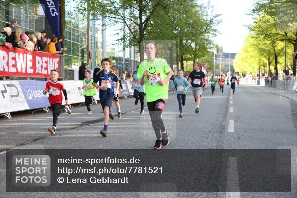 25.04.2025 - Das Zehntel Lena Gebhardt http://msf.ph/oto/7781521 26.04.2025 08:51:51 Ziel 1112, 1113, 1171, 1177, 1208, 1232, 1488, 1546, 1621, 1654, 1757, 1788, 1939, 1943, 2010, 2015, 2213, 2309, 2348, 2481, 2505, 2621, 2644, 2684, 2700, 2779, 2848, 2853, 2907, 2914, 2960, 2975, 3049, 3060, 3066, 3099, 3188, 3404, 3450, 3486, 3516, 3530, 3538, 3595, 3720, 3856, 3873, 3877 meine-sportfotos.de