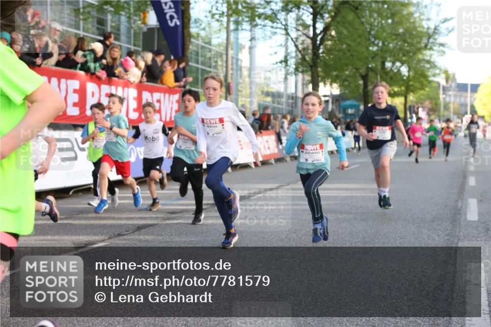 25.04.2025 - Das Zehntel Lena Gebhardt http://msf.ph/oto/7781579 26.04.2025 08:51:52 Ziel 1112, 1113, 1171, 1177, 1208, 1232, 1488, 1546, 1621, 1654, 1757, 1788, 1939, 1943, 2010, 2015, 2213, 2309, 2348, 2481, 2505, 2621, 2644, 2684, 2700, 2779, 2848, 2853, 2907, 2960, 2975, 3049, 3060, 3066, 3099, 3188, 3404, 3450, 3486, 3516, 3530, 3538, 3595, 3720, 3856, 3873, 3877 meine-sportfotos.de