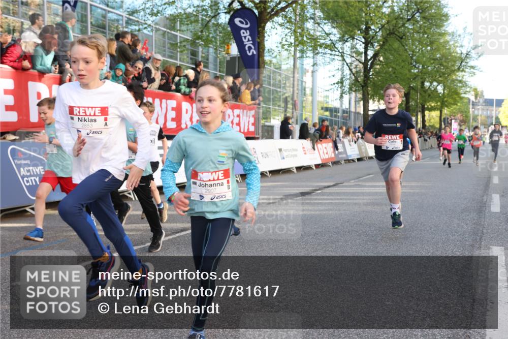 25.04.2025 - Das Zehntel Lena Gebhardt http://msf.ph/oto/7781617 26.04.2025 08:51:53 Ziel 1112, 1113, 1171, 1177, 1208, 1232, 1488, 1546, 1621, 1654, 1757, 1788, 1939, 1943, 2010, 2015, 2149, 2213, 2309, 2348, 2481, 2505, 2621, 2644, 2684, 2700, 2779, 2848, 2853, 2907, 2960, 2975, 3049, 3060, 3066, 3099, 3188, 3404, 3450, 3486, 3516, 3530, 3538, 3595, 3720, 3856, 3873, 3877 meine-sportfotos.de