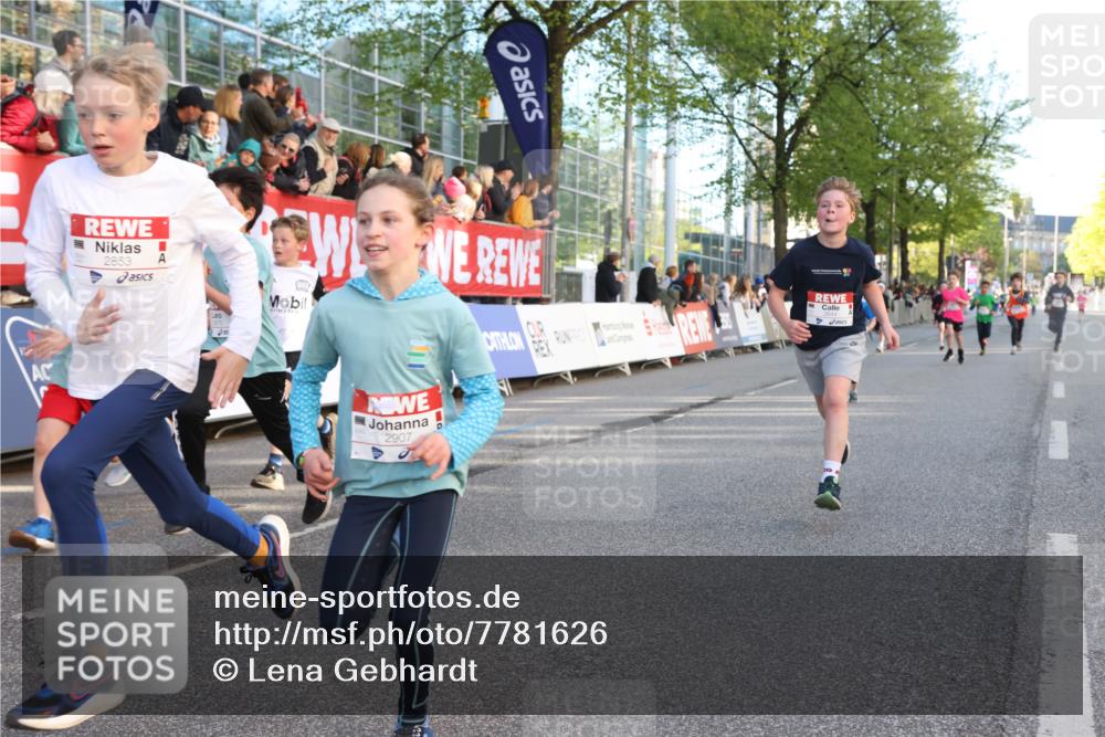 25.04.2025 - Das Zehntel Lena Gebhardt http://msf.ph/oto/7781626 26.04.2025 08:51:53 Ziel 1112, 1113, 1171, 1177, 1208, 1232, 1488, 1546, 1621, 1654, 1757, 1788, 1939, 1943, 2010, 2015, 2149, 2213, 2309, 2348, 2481, 2505, 2621, 2644, 2684, 2700, 2779, 2848, 2853, 2907, 2960, 2975, 3049, 3060, 3066, 3099, 3188, 3404, 3450, 3486, 3516, 3530, 3538, 3595, 3720, 3856, 3873, 3877 meine-sportfotos.de