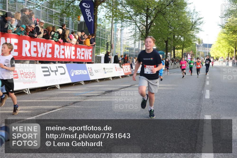 25.04.2025 - Das Zehntel Lena Gebhardt http://msf.ph/oto/7781643 26.04.2025 08:51:53 Ziel 1112, 1113, 1171, 1177, 1208, 1232, 1488, 1546, 1621, 1654, 1757, 1788, 1939, 1943, 2010, 2015, 2149, 2213, 2309, 2348, 2481, 2505, 2621, 2644, 2684, 2700, 2779, 2848, 2853, 2907, 2960, 2975, 3049, 3060, 3066, 3099, 3188, 3404, 3450, 3486, 3516, 3530, 3538, 3595, 3720, 3856, 3873, 3877 meine-sportfotos.de