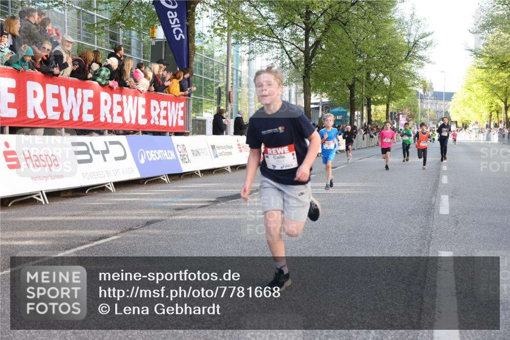 25.04.2025 - Das Zehntel Lena Gebhardt http://msf.ph/oto/7781668 26.04.2025 08:51:53 Ziel 1112, 1113, 1171, 1177, 1208, 1232, 1488, 1546, 1621, 1654, 1757, 1788, 1939, 1943, 2010, 2015, 2149, 2213, 2309, 2348, 2481, 2505, 2621, 2644, 2684, 2700, 2779, 2848, 2853, 2907, 2960, 2975, 3049, 3060, 3066, 3099, 3188, 3404, 3450, 3486, 3516, 3530, 3538, 3595, 3720, 3856, 3873, 3877 meine-sportfotos.de