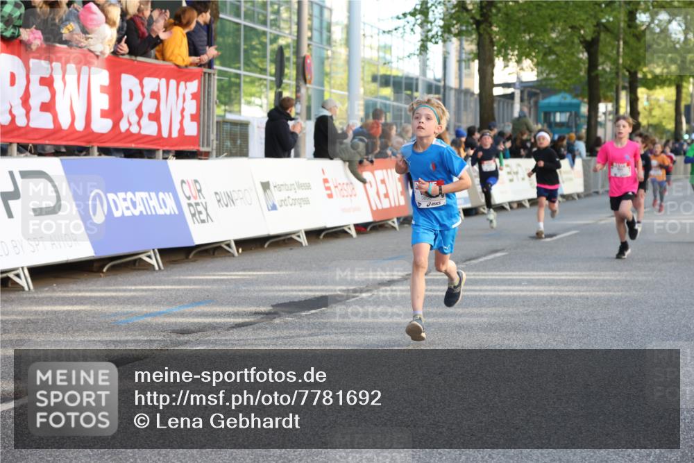 25.04.2025 - Das Zehntel Lena Gebhardt http://msf.ph/oto/7781692 26.04.2025 08:51:54 Ziel 1112, 1113, 1171, 1177, 1207, 1208, 1232, 1546, 1621, 1654, 1757, 1788, 1939, 1943, 2010, 2015, 2149, 2161, 2213, 2309, 2348, 2481, 2505, 2621, 2644, 2684, 2700, 2779, 2848, 2853, 2907, 2960, 2975, 3049, 3060, 3066, 3188, 3404, 3450, 3486, 3516, 3530, 3538, 3595, 3720, 3856, 3873, 3877 meine-sportfotos.de