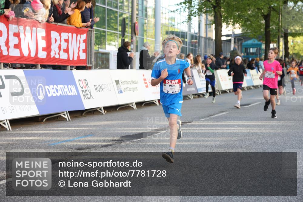 25.04.2025 - Das Zehntel Lena Gebhardt http://msf.ph/oto/7781728 26.04.2025 08:51:55 Ziel 1112, 1113, 1171, 1177, 1207, 1208, 1232, 1245, 1546, 1621, 1654, 1757, 1788, 1939, 1943, 2010, 2015, 2149, 2161, 2213, 2348, 2481, 2505, 2621, 2644, 2684, 2700, 2779, 2848, 2853, 2907, 2960, 2975, 3049, 3060, 3066, 3188, 3404, 3450, 3486, 3516, 3530, 3538, 3595, 3720, 3856, 3873, 3877 meine-sportfotos.de