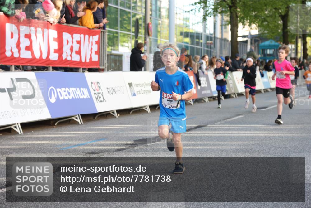 25.04.2025 - Das Zehntel Lena Gebhardt http://msf.ph/oto/7781738 26.04.2025 08:51:55 Ziel 1112, 1113, 1171, 1177, 1207, 1208, 1232, 1245, 1546, 1621, 1654, 1757, 1788, 1939, 1943, 2010, 2015, 2149, 2161, 2213, 2348, 2481, 2505, 2621, 2644, 2684, 2700, 2779, 2848, 2853, 2907, 2960, 2975, 3049, 3060, 3066, 3188, 3404, 3450, 3486, 3516, 3530, 3538, 3595, 3720, 3856, 3873, 3877 meine-sportfotos.de