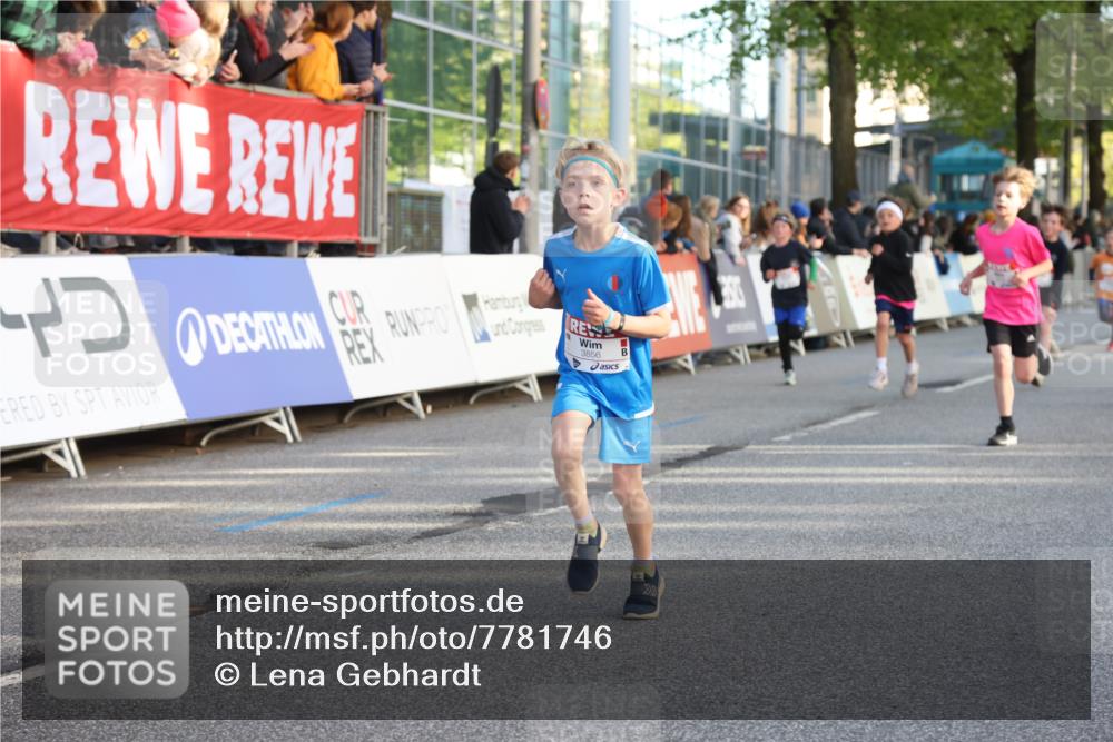 25.04.2025 - Das Zehntel Lena Gebhardt http://msf.ph/oto/7781746 26.04.2025 08:51:55 Ziel 1112, 1113, 1171, 1177, 1207, 1208, 1232, 1245, 1546, 1621, 1654, 1757, 1788, 1939, 1943, 2010, 2015, 2149, 2161, 2213, 2348, 2481, 2505, 2621, 2644, 2684, 2700, 2779, 2848, 2853, 2907, 2960, 2975, 3049, 3060, 3066, 3188, 3404, 3450, 3486, 3516, 3530, 3538, 3595, 3720, 3856, 3873, 3877 meine-sportfotos.de